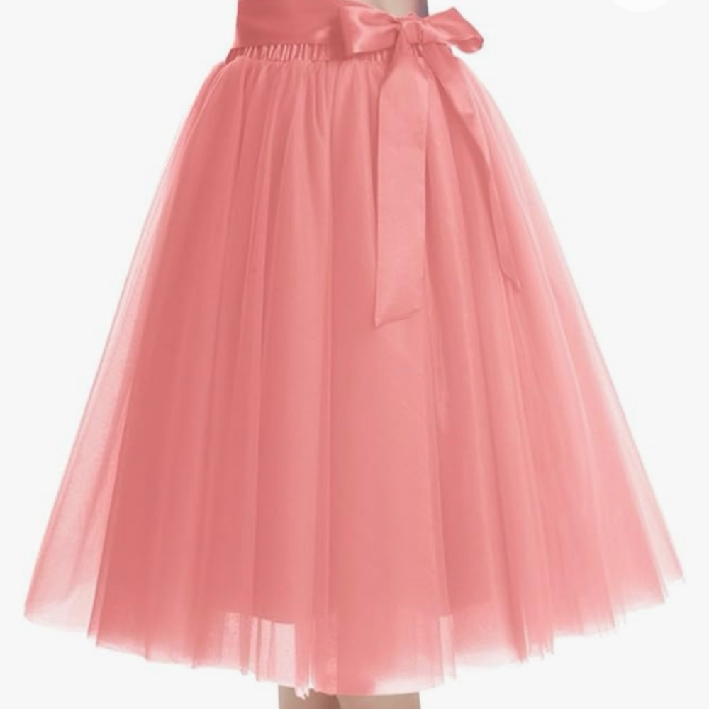 (New) Lovely tulle skirt.
